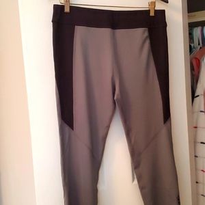 💕4/$25💕 Elle Sport women's Capri leggings